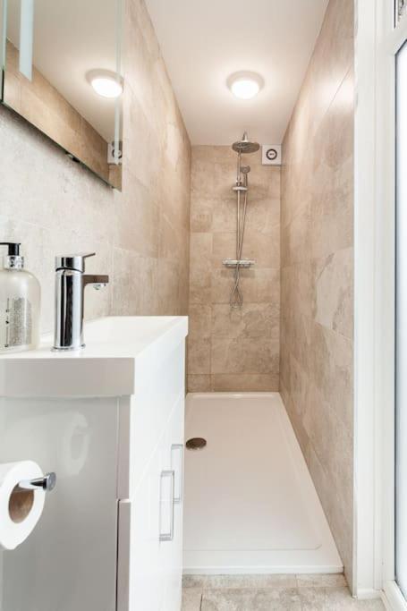 One Bedroom Apartment, Driveway, Bracknell Centre מראה חיצוני תמונה