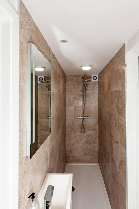 One Bedroom Apartment, Driveway, Bracknell Centre מראה חיצוני תמונה