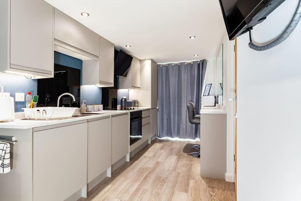 One Bedroom Apartment, Driveway, Bracknell Centre מראה חיצוני תמונה