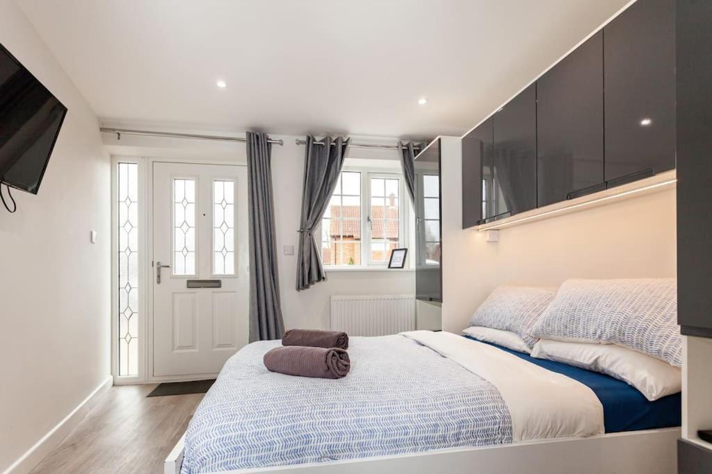 One Bedroom Apartment, Driveway, Bracknell Centre מראה חיצוני תמונה
