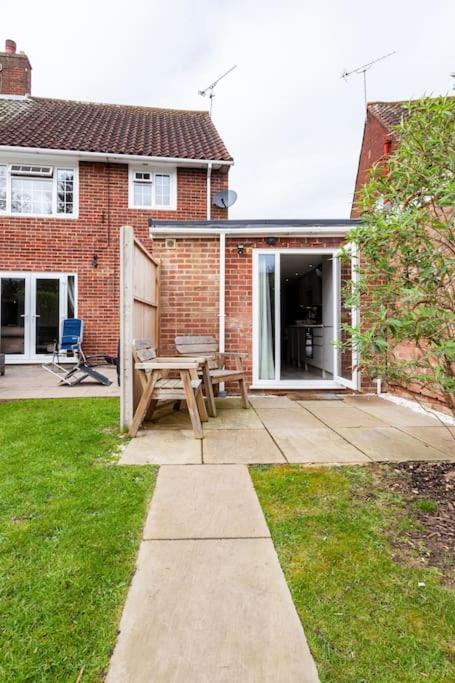 One Bedroom Apartment, Driveway, Bracknell Centre מראה חיצוני תמונה